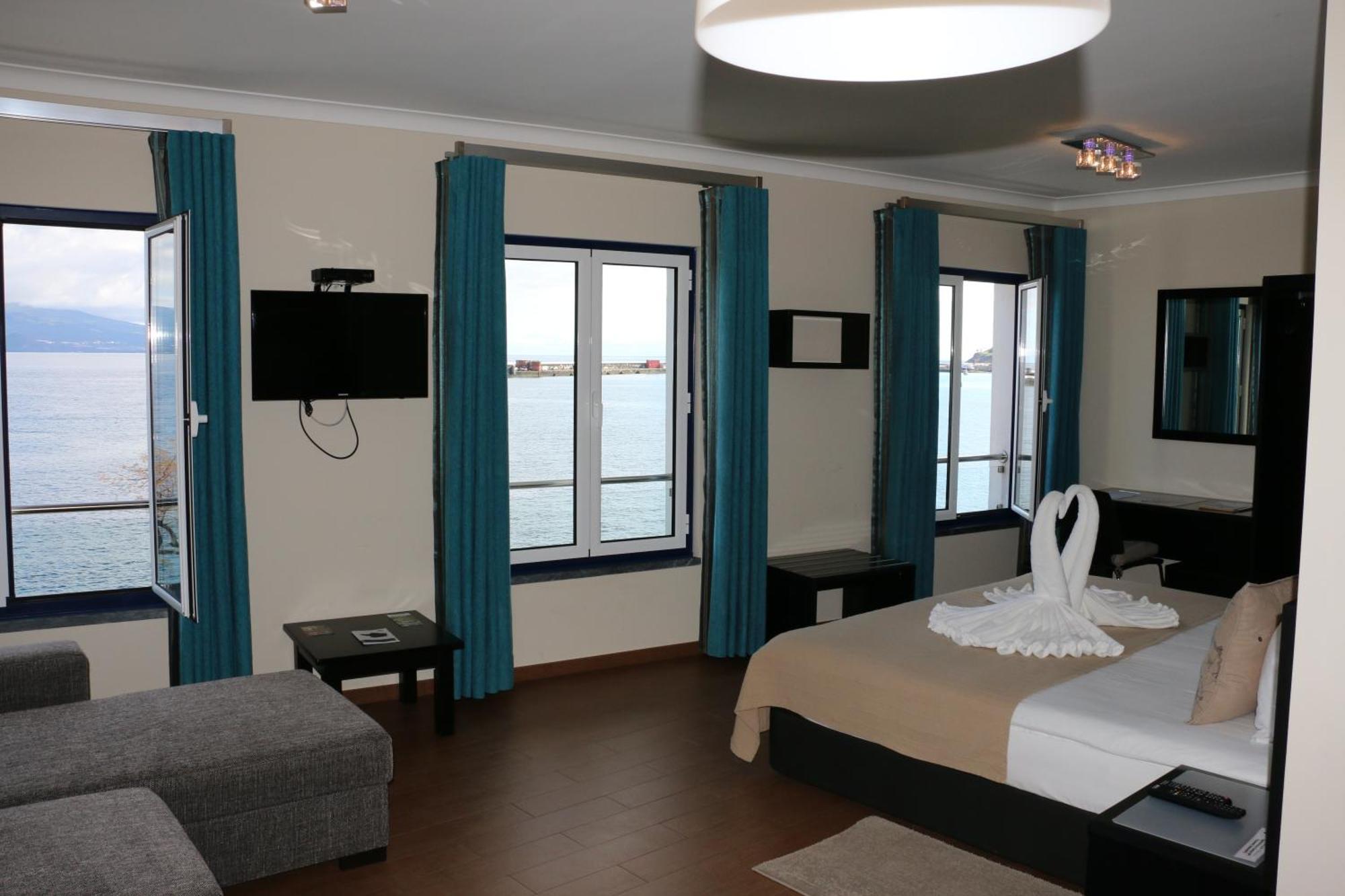 Apartamentos Kosmos Horta  Zimmer foto